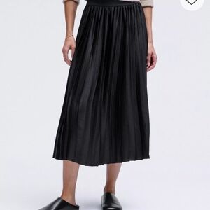 Classic Black Pleated Midi Skirt Lululemon